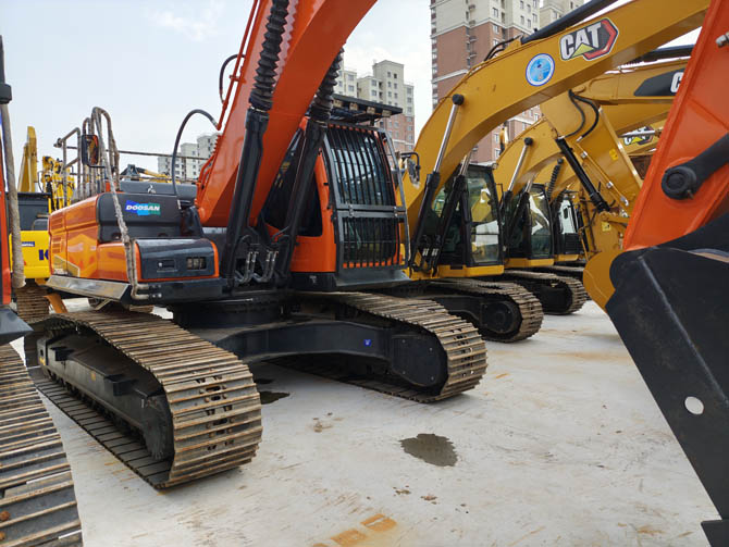 Doosan DX225 For Sale