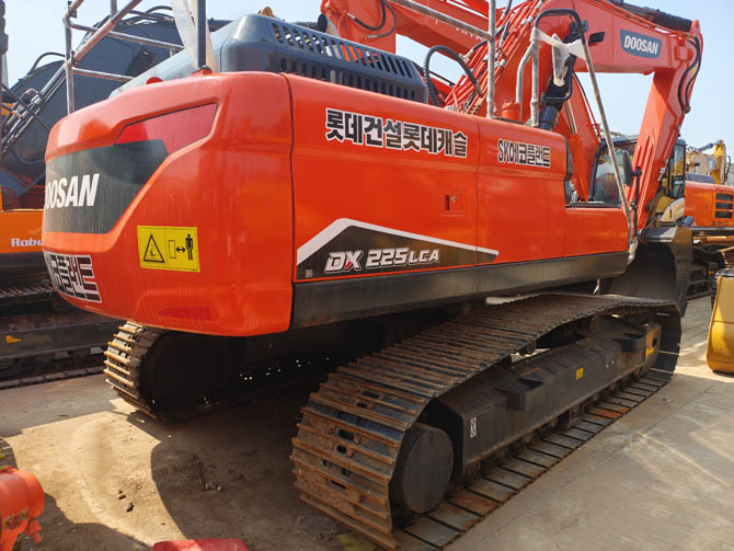 Doosan DX225 For Sale in China