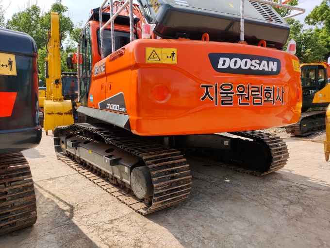 Doosan DX300 For Sale