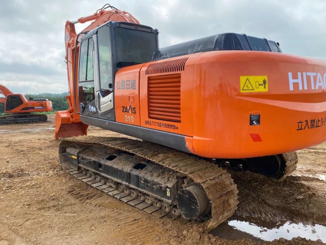 Hitachi ZX210-3 For Sale