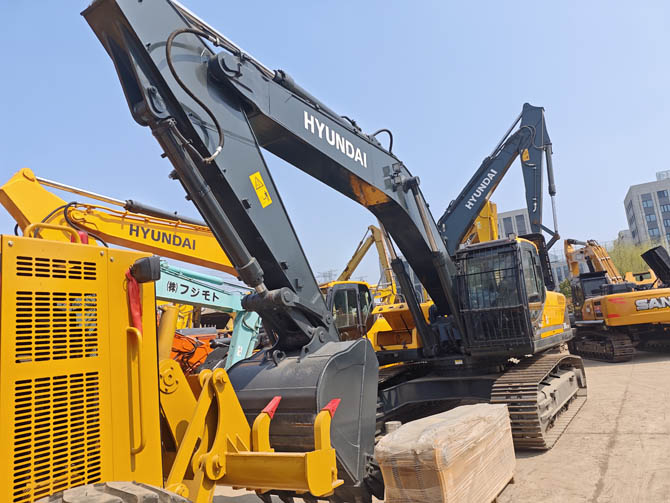 Hyundai 300LC-9 For Sale