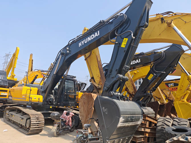 Hyundai 330LC-9 For Sale