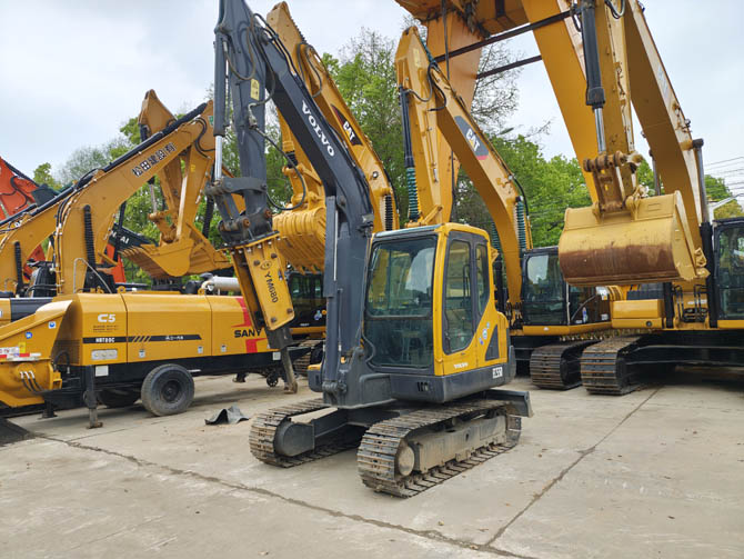 Volvo Mini Excavator with breaker